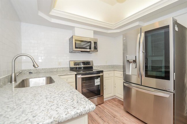 Building Photo - 8606 Oakford Dr