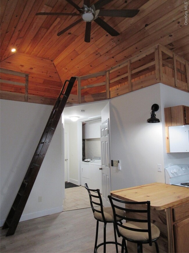 Building Photo - 76 Webster Ave