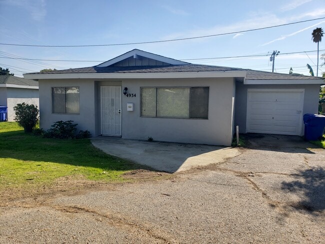 Primary Photo - 4934 Acacia St