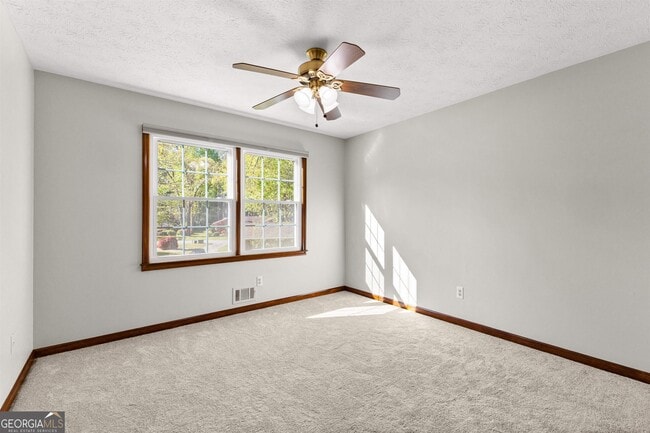 Building Photo - 102 Bluegill Trce