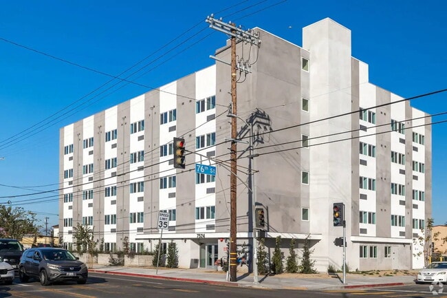 Building Photo - 7518 S Hoover St