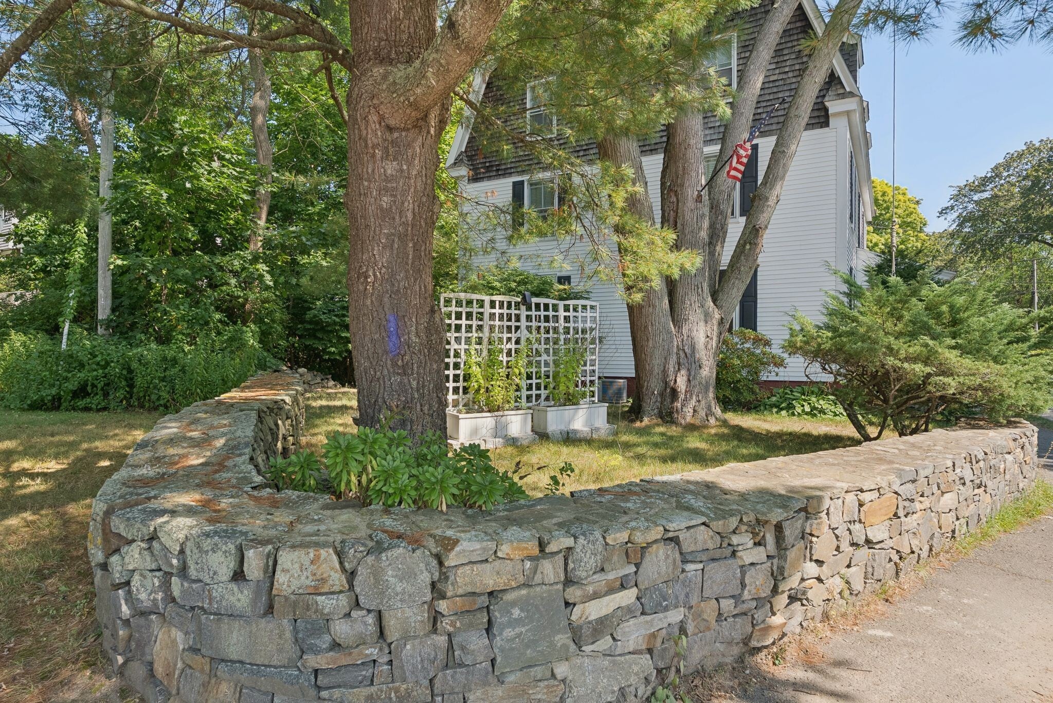 Building Photo - 2 Cottage Ln