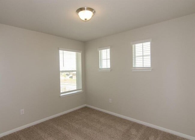 Building Photo - 304 Otto Ave
