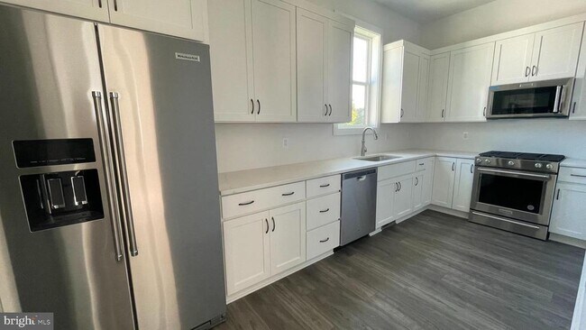 Building Photo - 24827 Yellow Poplar Pl