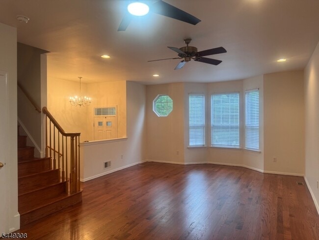 Building Photo - 32 Chesterfield Ct