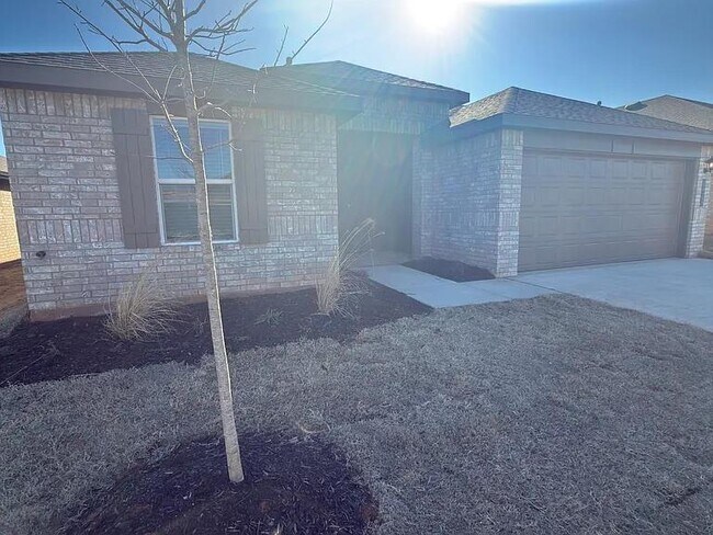 Building Photo - 2924 Firefly Dr