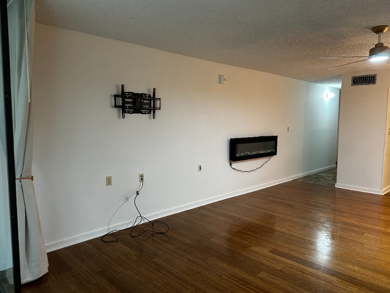 Building Photo - 1071 Edgewood Ave S