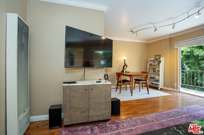 Building Photo - 2311 4th St