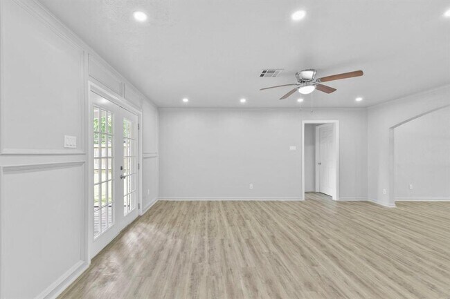 Building Photo - 1609 3rd St