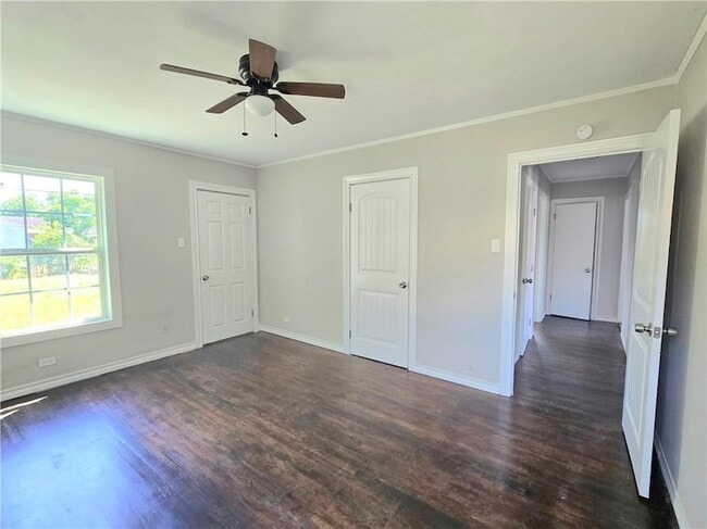 Building Photo - 1367 Normandy Dr