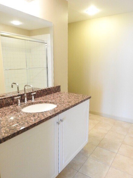 Building Photo - 10 Museum Way