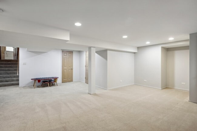 Building Photo - 15216 S Clover Ct