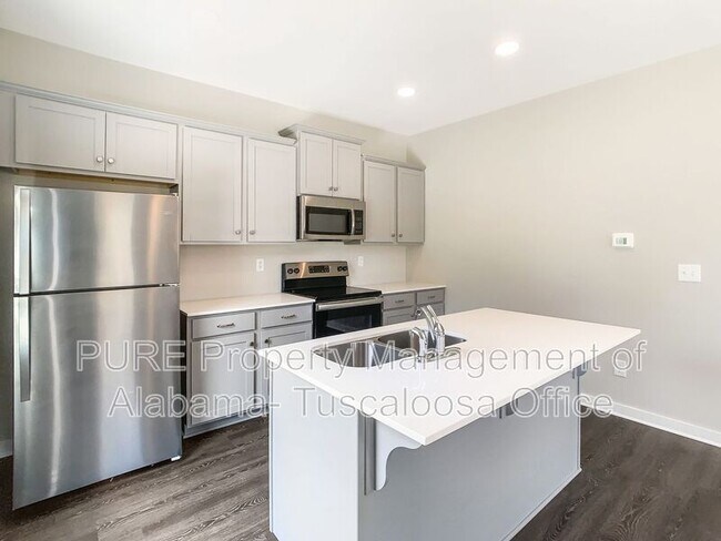 Building Photo - 14421 Chase Dr