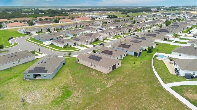 Building Photo - 272 Taft Dr