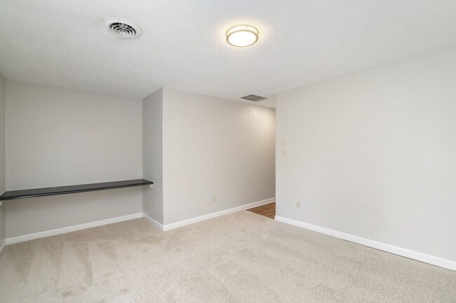 Building Photo - 4051 Heather Ct NW