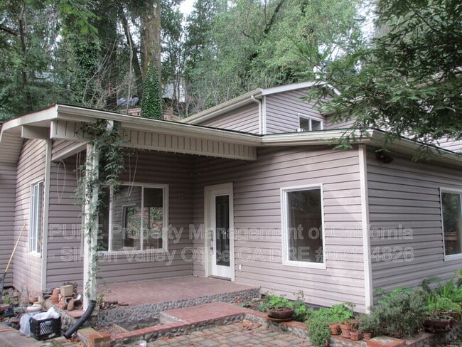 Building Photo - 18092 Idalyn Drive