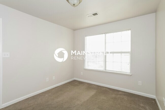Building Photo - 3 Bedroom Pet-Friendly Home in Lexington, ...