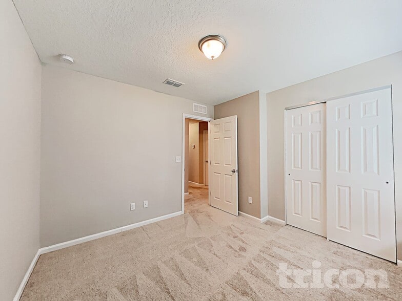 Building Photo - 1354 Sarahs Landing Dr