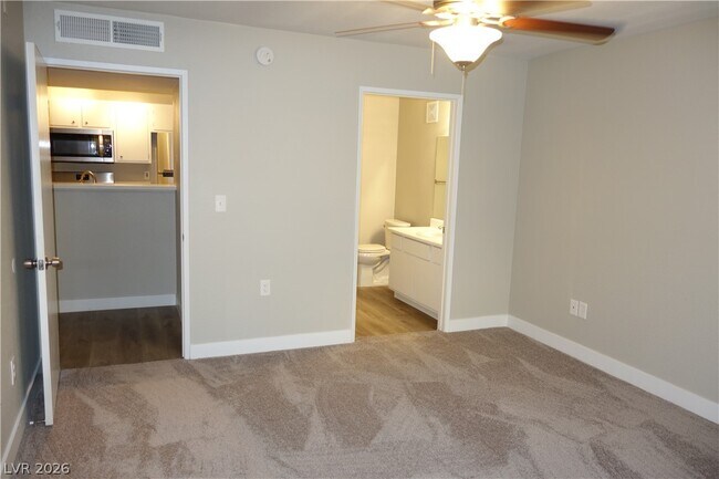 Building Photo - 7885 W Flamingo Rd