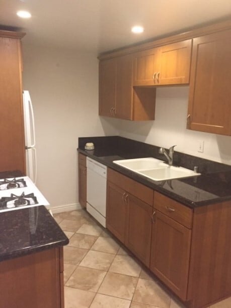 Building Photo - 201 Moonstone St