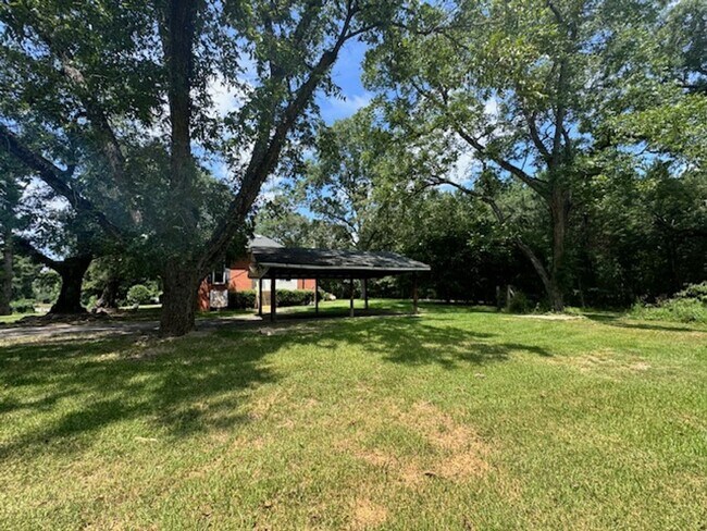 Building Photo - 56 Frost School Rd