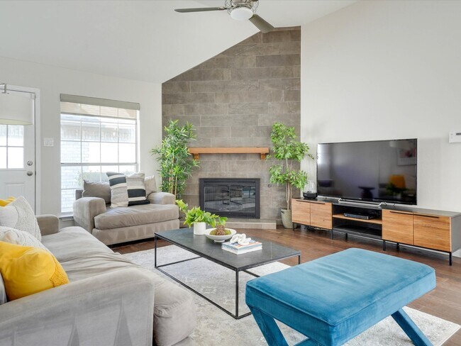 Building Photo - 4219 Bendwood Ln