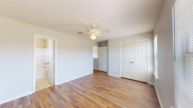 Building Photo - 4131 McFarland Dr