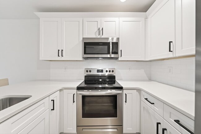 Building Photo - 101 Gibson St