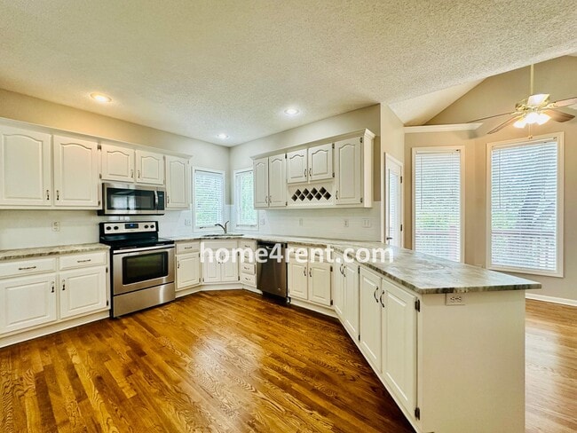 Building Photo - Beautifully Renovated Home in Olathe with a Finished Basement!