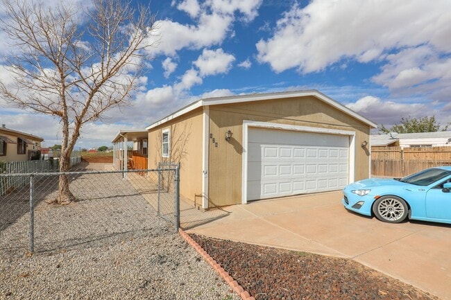 Building Photo - Spacious Home with Over-sized 2 Car Garage