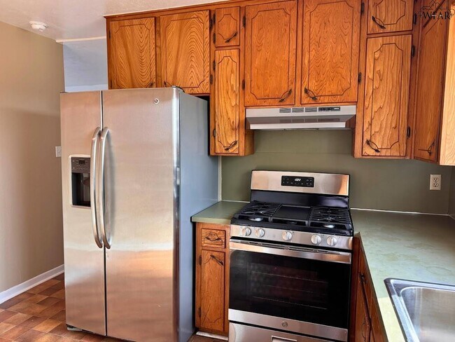 Building Photo - 1827 Eden Ln