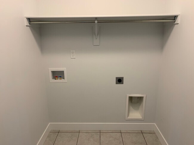 Building Photo - Rodrigues - Hendry Ln
