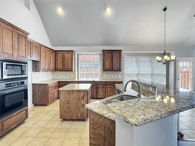 Building Photo - 5973 Country View Ln