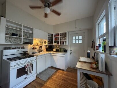 Building Photo - "Charming 3-Bed Hardwood Haven in (Powderhorn) Minneapolis – Spacious 1621 Sq Ft!"
