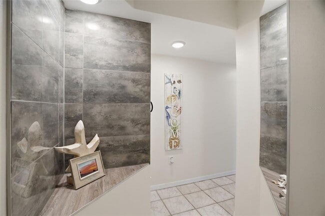 Building Photo - 5557 Sea Forest Dr