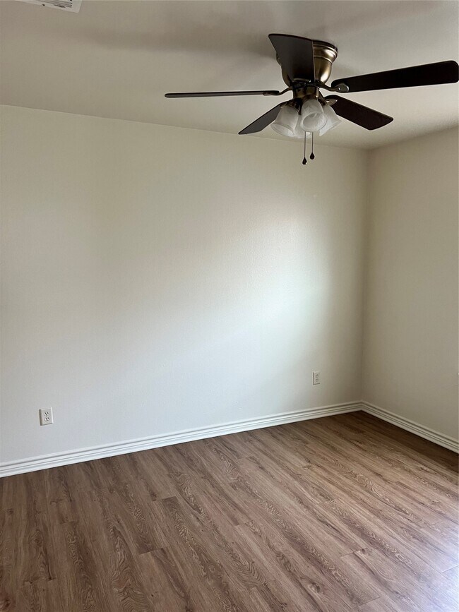 Building Photo - 712 Sharp St