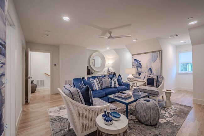 Building Photo - Open Concept custom build by Hudson Co in Highland Park!