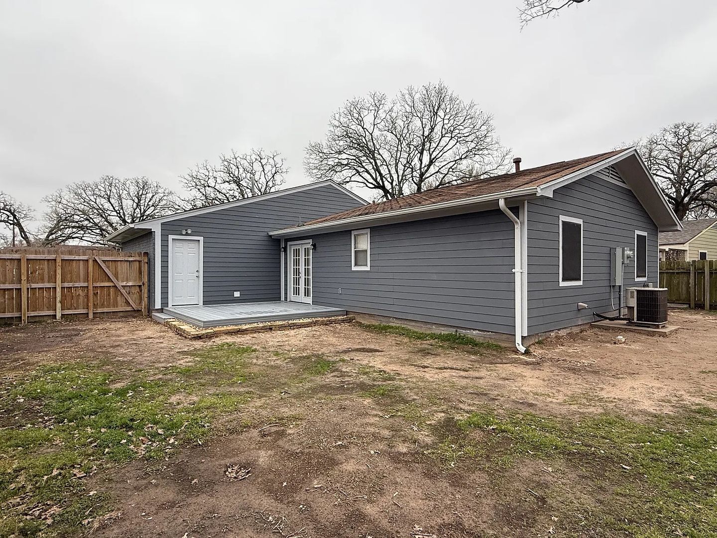 Building Photo - 3 Bed, 2 Bath in Southwood Valley for August Move In!