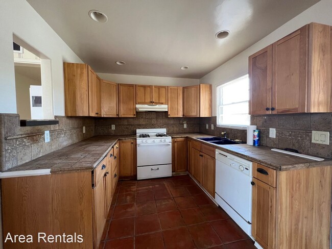 Building Photo - 3 br, 1 bath House - 25567 W. MAIN STREET