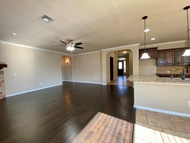 Building Photo - 7021 Spade Ranch Rd