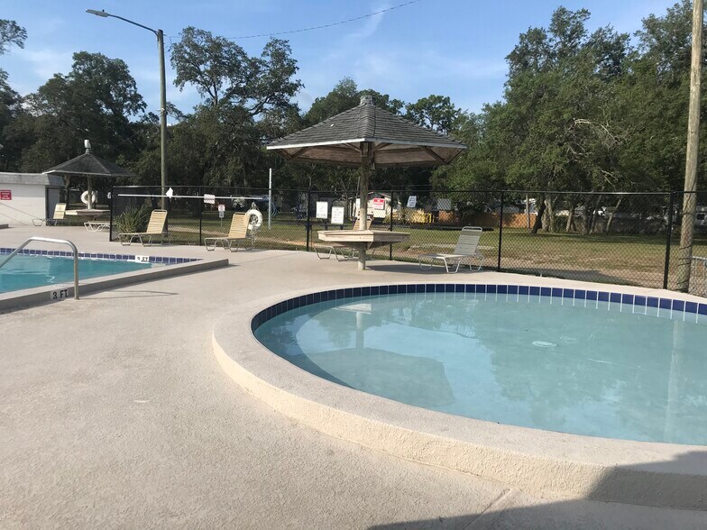 Community amenity; Kiddie Pool. - 3000 Clarcona Road