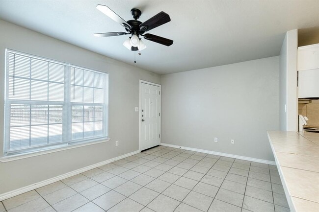 Building Photo - 107 Castleberry Ct