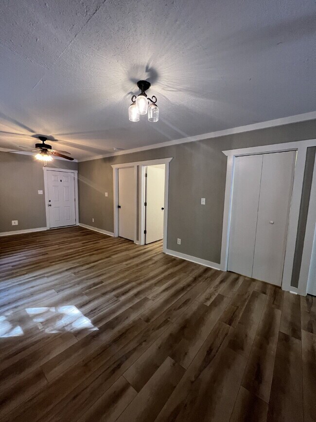 Building Photo - 2094 Buck Smith Hill Rd