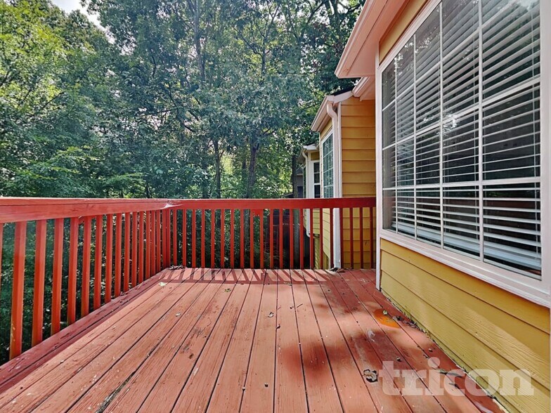 Building Photo - 2114 Lindley Ln