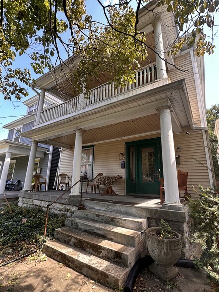 Building Photo - 2026 Alta Ave