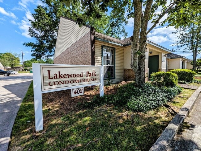Building Photo - 402 Lee Dr
