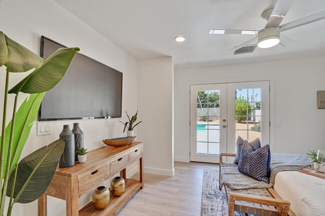 Building Photo - 74398 Myrsine Ave