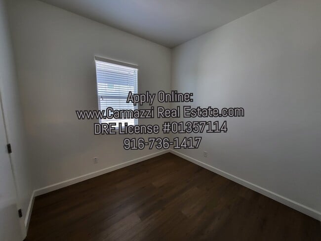 Building Photo - 3920 E Commerce Way