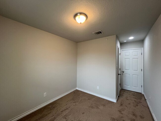 Building Photo - 16906 Dancing Ava