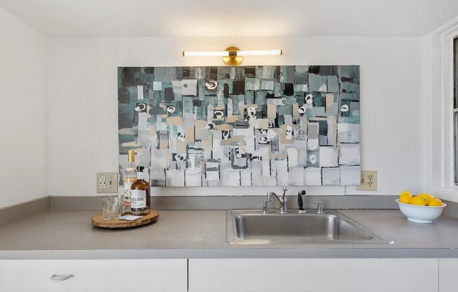 Building Photo - Prime Bernal Village with views - a single...